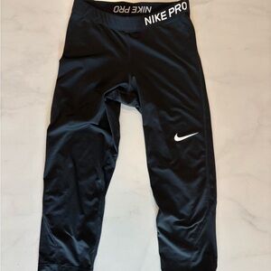Nike Pro Black Women's Crop Training Leggings